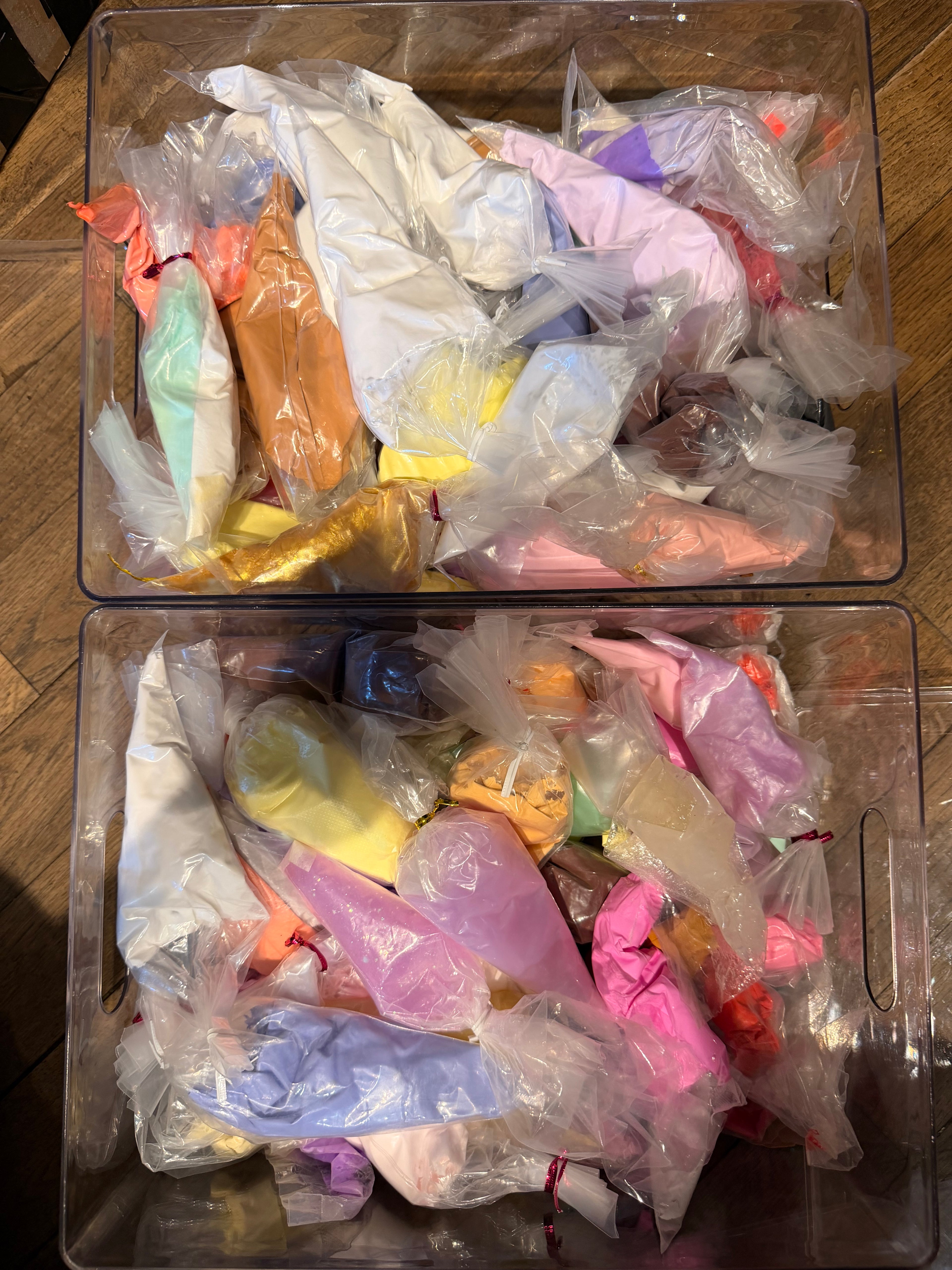 Colle crème poche de 100 g plusieurs couleurs disponible la poche ou en lot