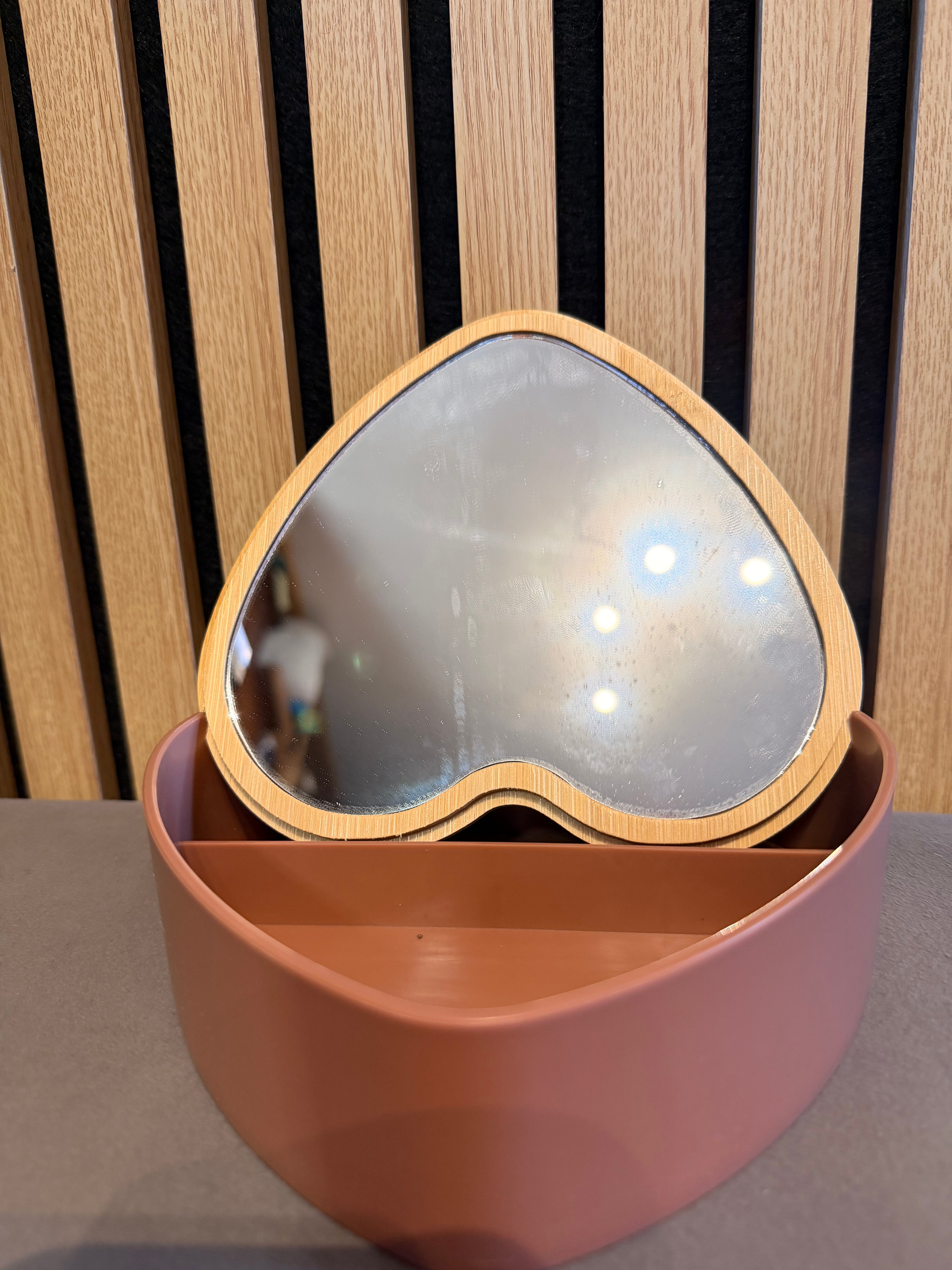 Organisateur avec miroir