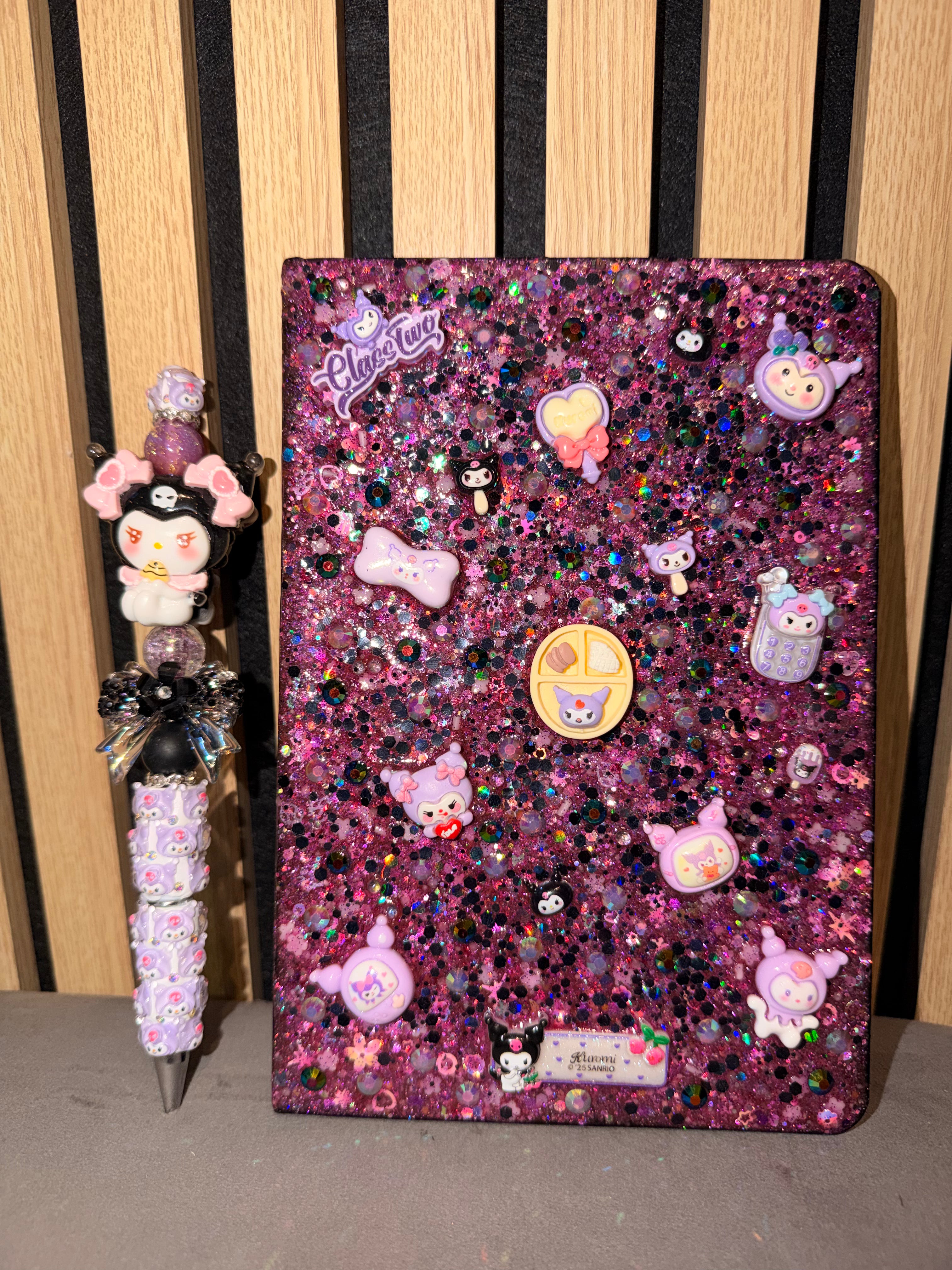 Lot livre kuromi et stylos kuromi avec extension de 12 cm